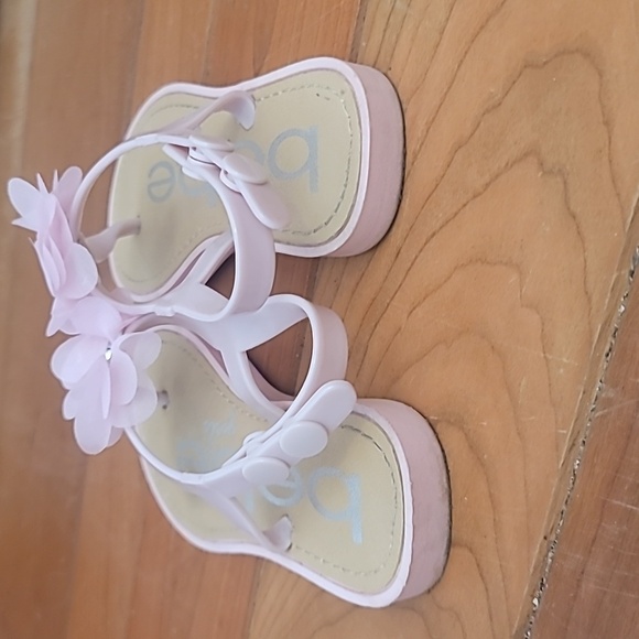 🌸 bebe girls sandals with pink flower 🌸 - Picture 4 of 5